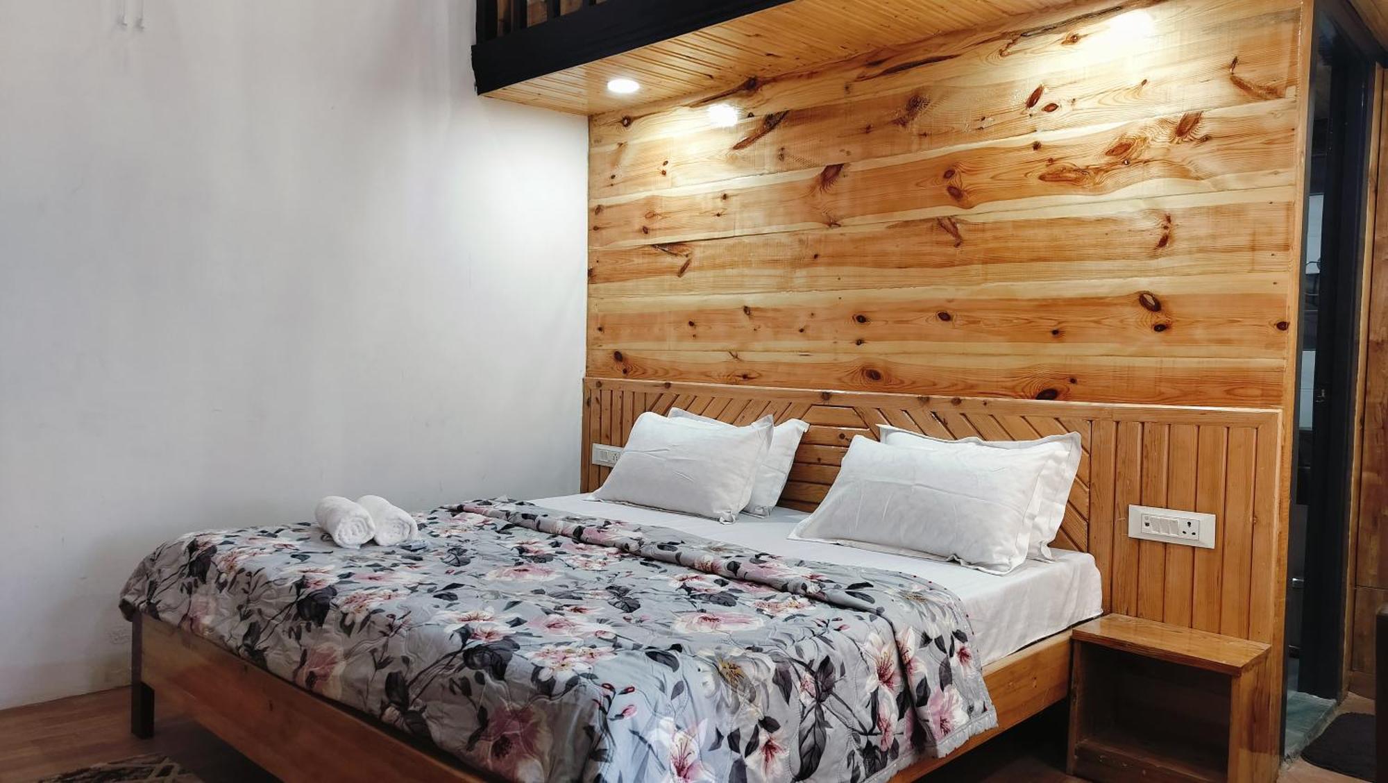 Baikunth Homes ダルハウジ エクステリア 写真