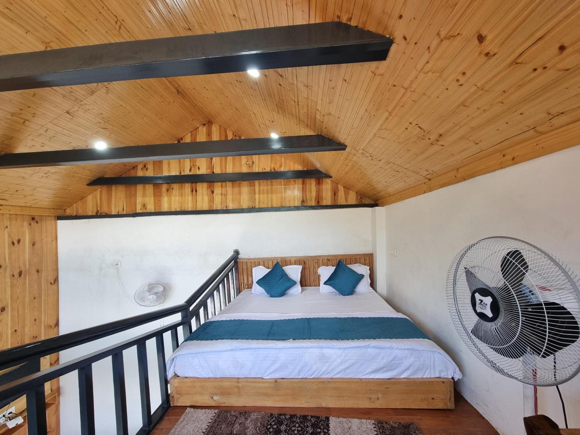 Baikunth Homes ダルハウジ エクステリア 写真